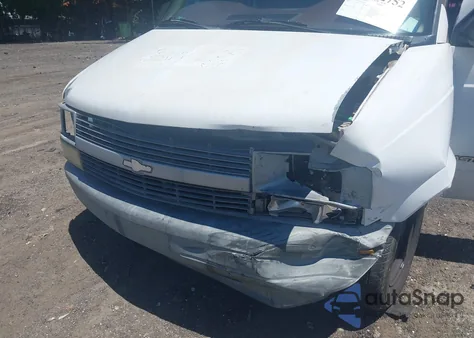 1997 Chevrolet Astro z USA, uszkodzony, nr VIN 1GCDM19W1VB228491